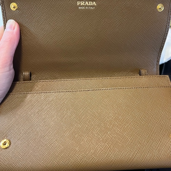 PRADA Wallet On Chain Calves Leather Crossbody with Authenticity Cards - Picture 5 of 10